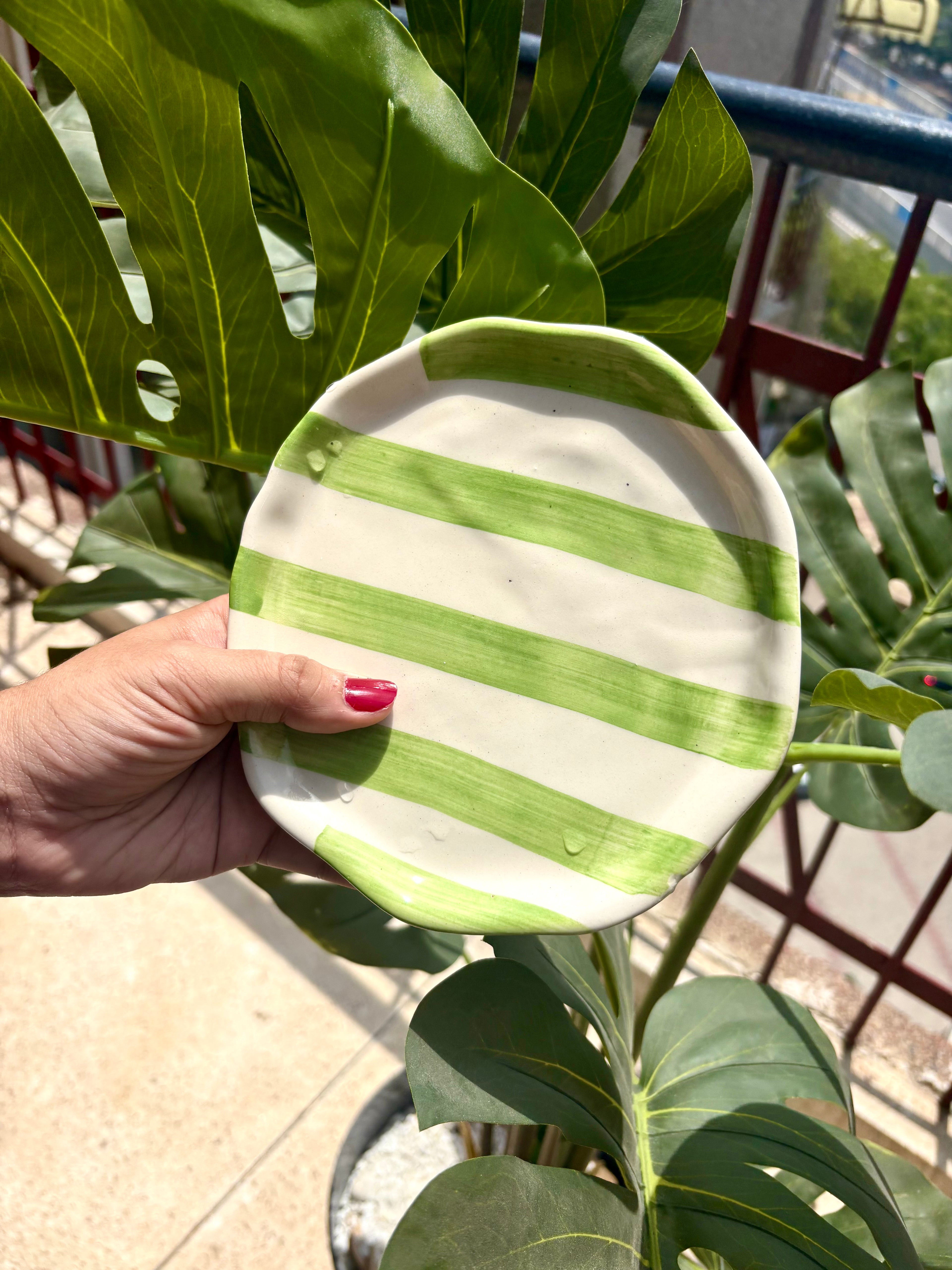 Gingham Cup & Striped Plates Sets